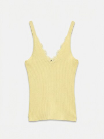 VERO MODA Knitted top 'AWVILJA' in Yellow