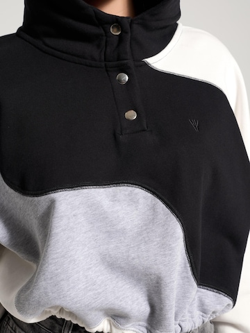 NOWIHTSweater majica 'Sonia' - crna boja