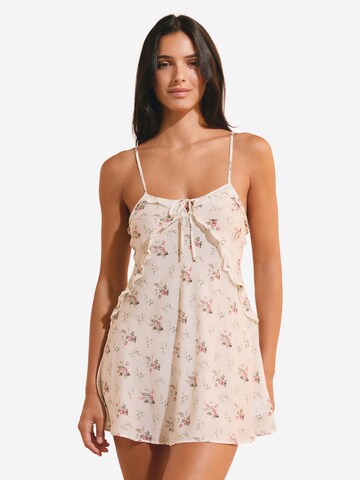 Negligé 'Nymera' di ETAM in beige: frontale