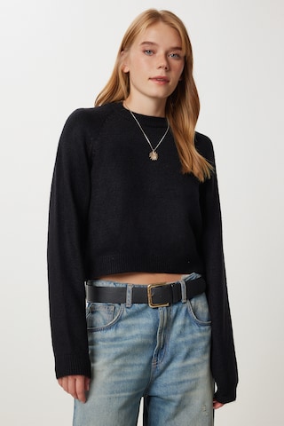 Happiness İstanbul Sweater in Black: front