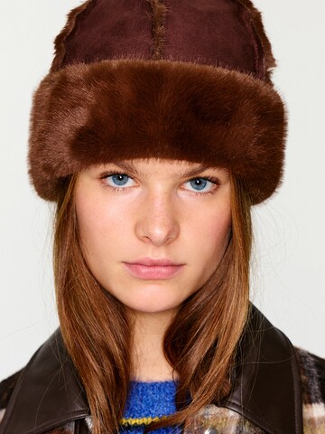 Pull&Bear Beanie in Brown