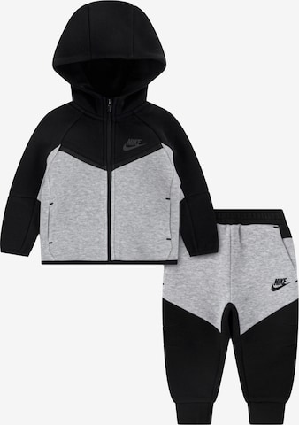 Nike Sportswear Jooksudress 'TECH FLEECE', värv must: eest vaates
