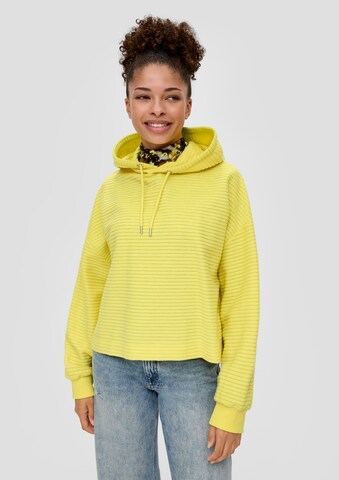 QS Sweatshirt in Geel: voorkant