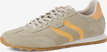 Baskets basses Tamaris en beige : devant