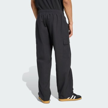 ADIDAS ORIGINALS Свободный крой Брюки-карго 'Trefoil Essentials' в Черный