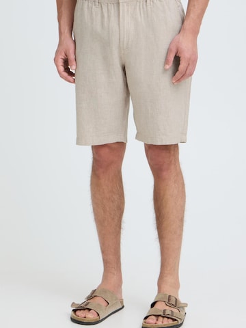 INDICODE JEANS - Regular Calças chino ' IDTropelo ' em bege: frente