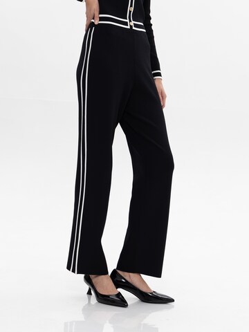 Passioni Loose fit Pants in Grey: front
