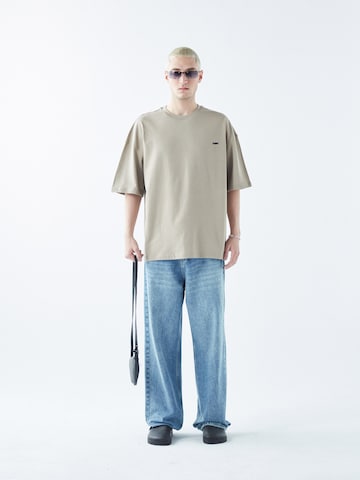 Tricou 'Hurst' de la VAMOS CLO pe gri