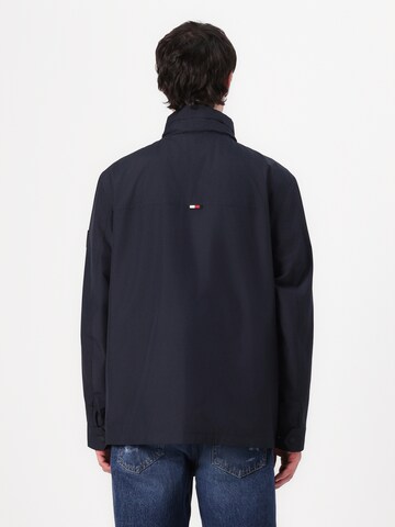 TOMMY HILFIGER Välikausitakki värissä sininen