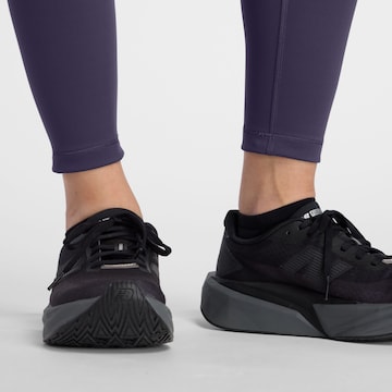 new balance - Skinny Pantalón deportivo 'Sleek' en lila