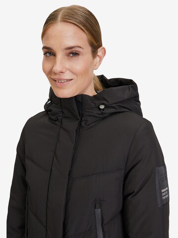 Betty Barclay Steppjacke mit Kapuze in Schwarz