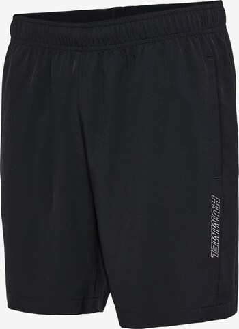 Hummel Regular Shorts in Schwarz