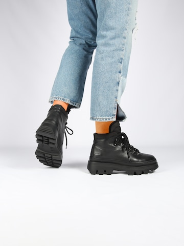 Bottines à lacets 'Saga AL405' BLACKSTONE en noir