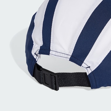 ADIDAS ORIGINALS Cap in Weiß