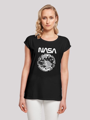 F4NT4STIC T-Shirt 'NASA Planet Earth' in Schwarz: predná strana