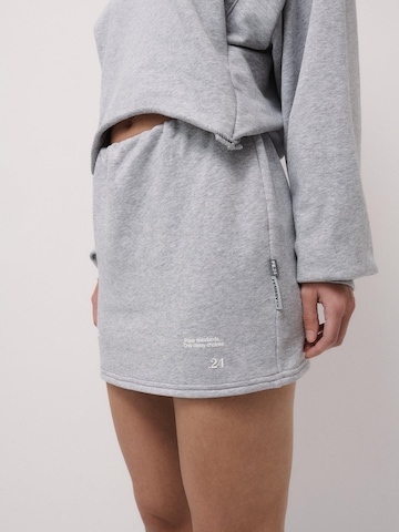 FEMSSY - Vestido 'PULSE' en gris