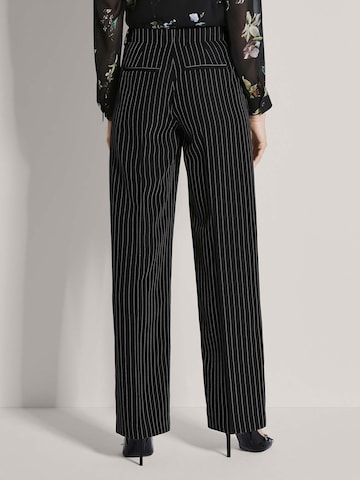 MADELEINE Wide leg Trousers with creases in Black