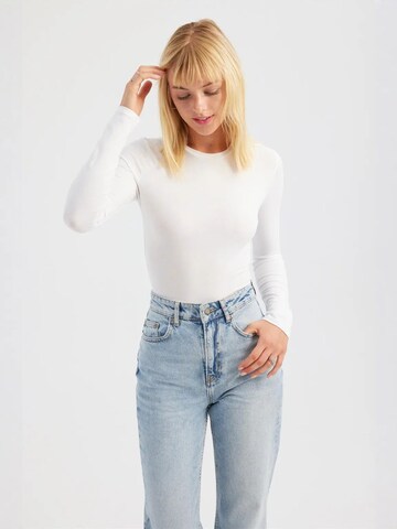 Hiccup Top 'Crop Top' w kolorze biały