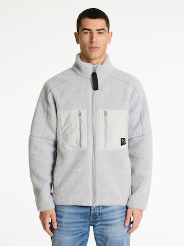 Veste outdoor 'Paxton' CHASIN' en gris : devant