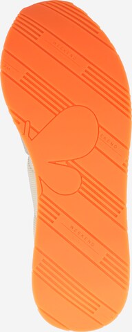 Weekend Max Mara حذاء رياضي بلا رقبة 'RARO' بلون برتقالي