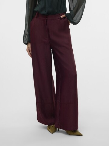 Regular Pantalon 'RAQUEL' VERO MODA en violet : devant