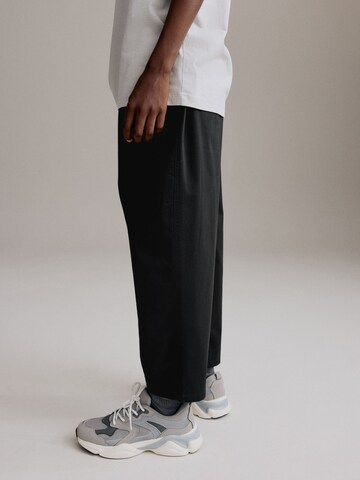Next - regular Pantalón en negro