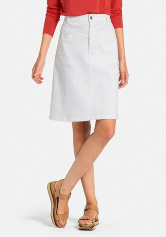 DAY.LIKE Skirt in White: front