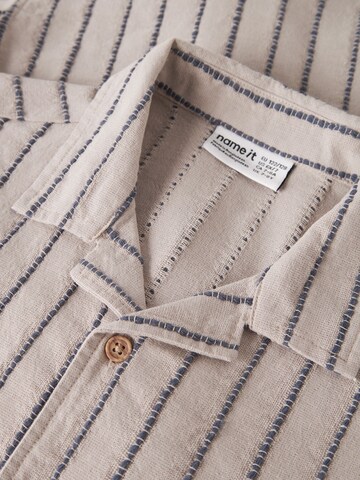 Coupe regular Chemise NAME IT en gris