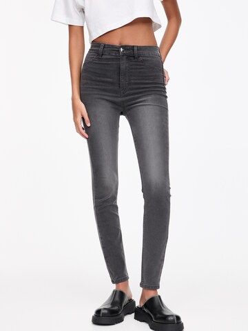 Pull&Bear Skinny Kavbojke | siva barva: sprednja stran