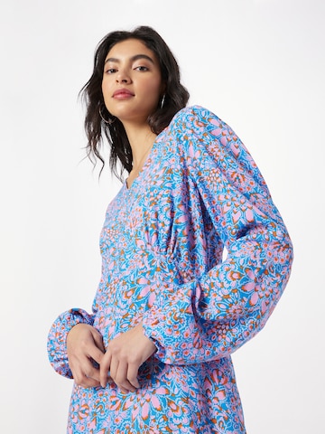 Robe 'FLOURI' b.young en bleu