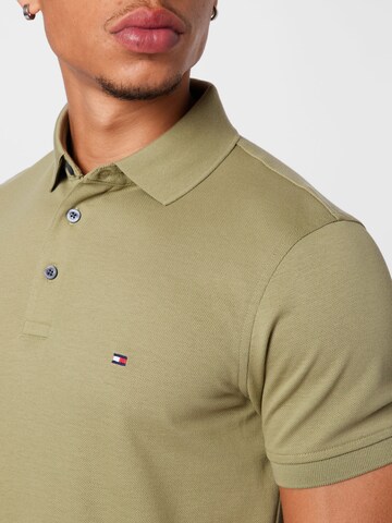 TOMMY HILFIGER Poloshirt in Grün