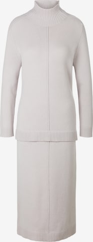 Fadenmeister Berlin Knitted dress in White: front