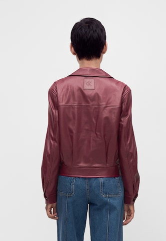 Geacă de primăvară-toamnă de la Calvin Klein Jeans pe roșu