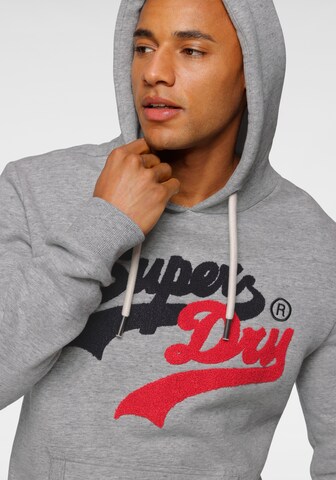 Sweat-shirt Superdry en gris