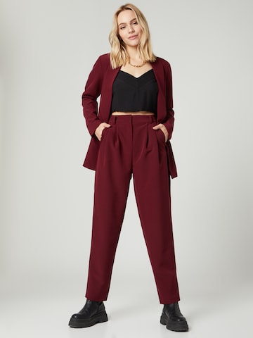 Guido Maria Kretschmer Women Loose fit Trousers with creases 'INKA' in Red