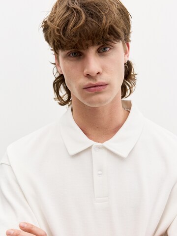 Pull&Bear Shirt in White