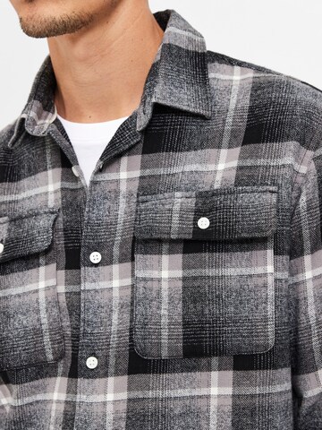 SELECTED HOMME Regular fit Button Up Shirt in Grey