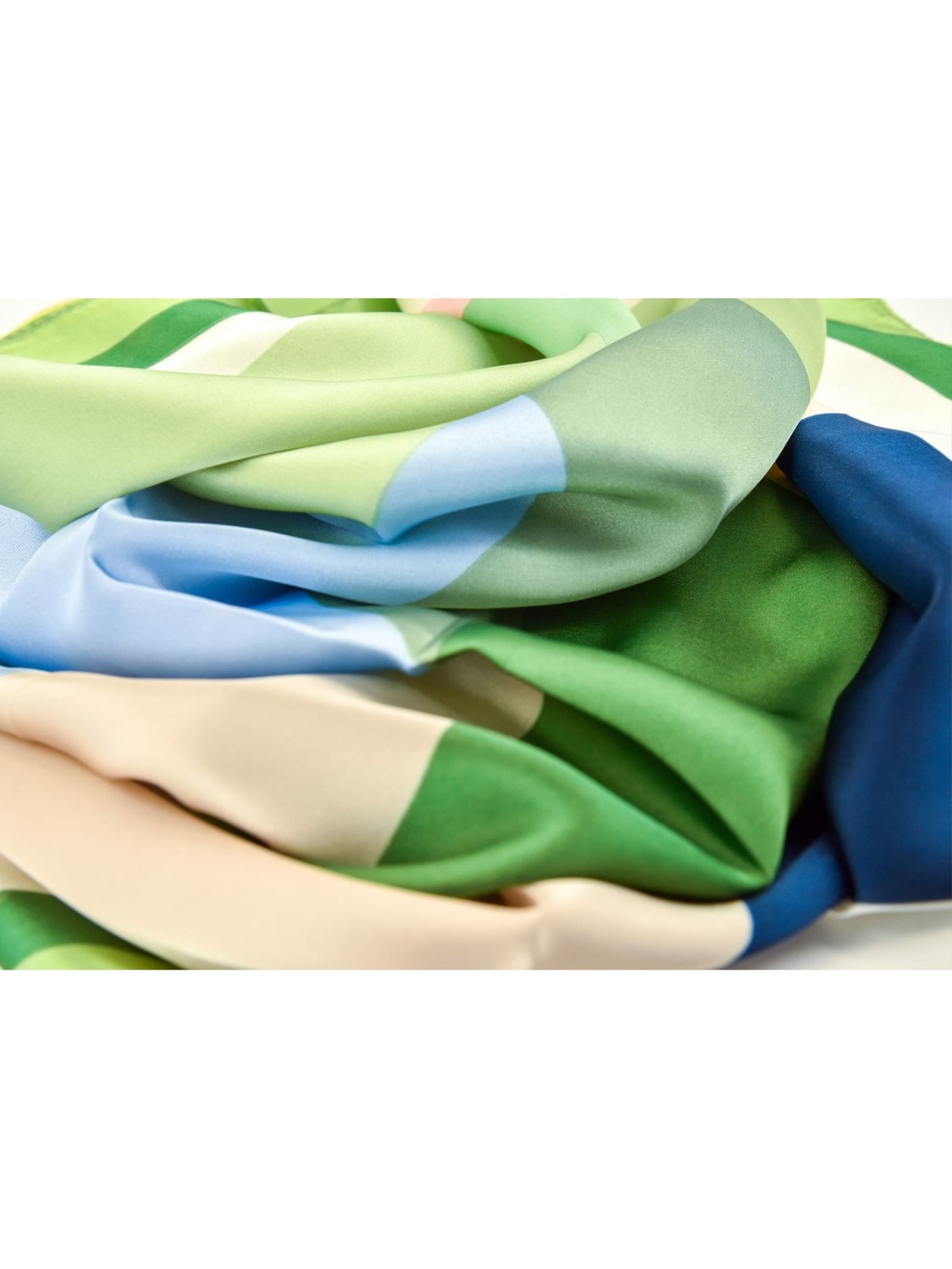 styleBREAKER Wrap 'Geometrisches Nickituch im Colour Blocking Design' in Green
