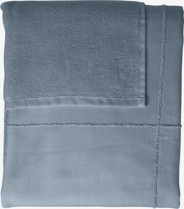Asciugamano 'CALM Towel to Wrap' di The Organic Company in blu: frontale