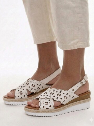 Maciejka Sandals 'P7502-04/00-0' in Beige