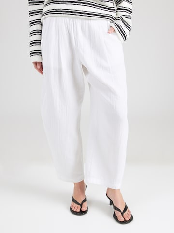Barrel Pantaloni de la GAP pe alb: față