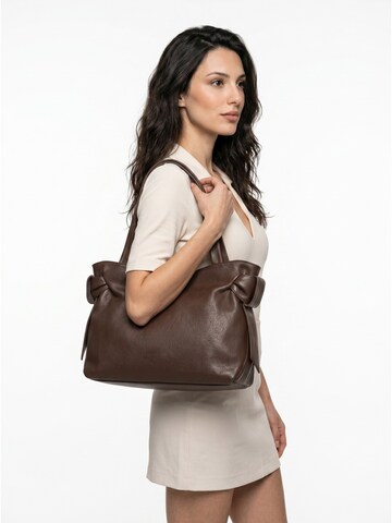 Samantha Look Handbag in Brown