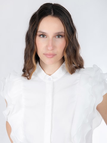 Influencer Блуза в бяло