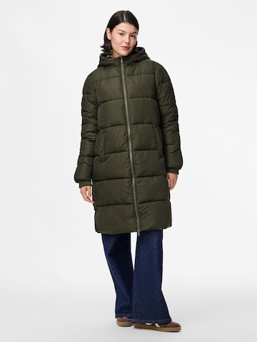Manteau d’hiver 'PCBee' PIECES en vert : devant