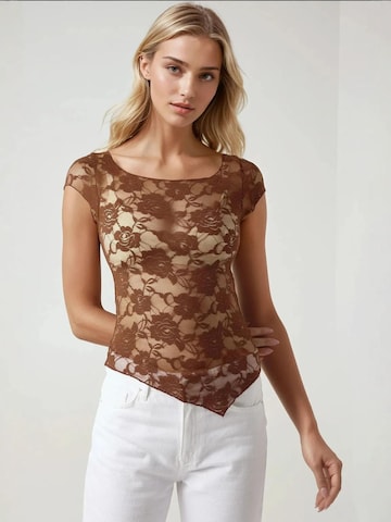 Hiccup Shirt in Brown: front