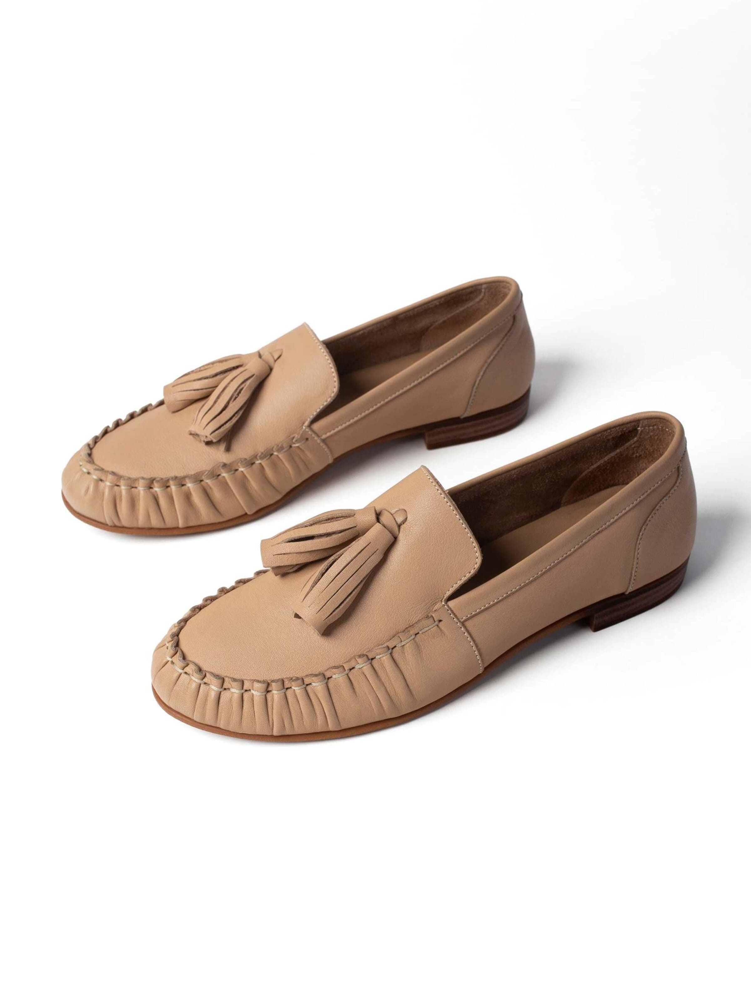 L37 HANDMADE SHOES Moccasin 'WILDFLOWERS IN HER HAIR' in Beige