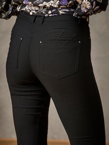 ze-ze Regular Broek 'Shape 2' in Zwart