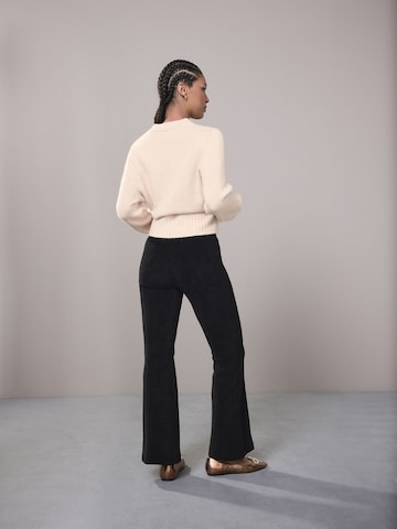 Next Bootcut Pantalon in Zwart