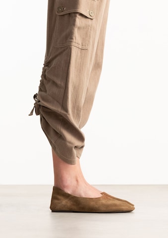 SACHA Ballerina in Braun