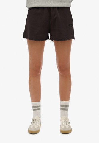 Superdry Regular Broek 'Essential' in Zwart: voorkant
